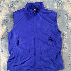 Trei Vest Size L