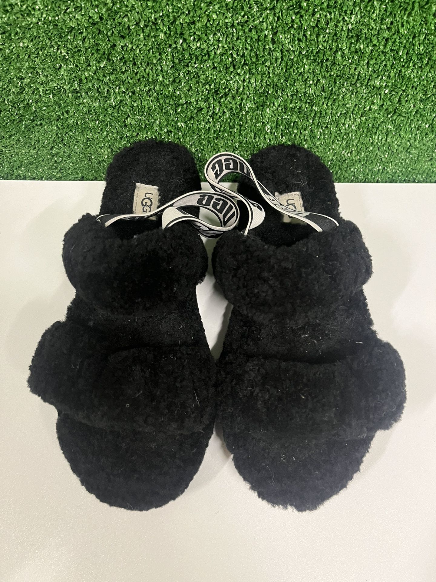 Ugg Black And White Fuzzy Sandals Size 10 