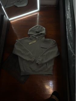 Essentials hoddie size xs good condition (used)
