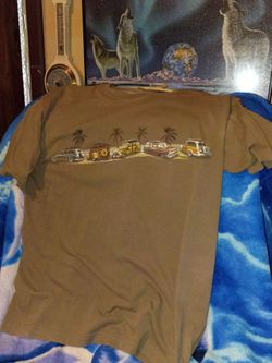 Vintage T-shirt featuring a row of Woodie Station wagons and a row of Palm trees Sz L