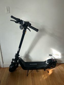 NIU Electric Scooter 300P 20Mph