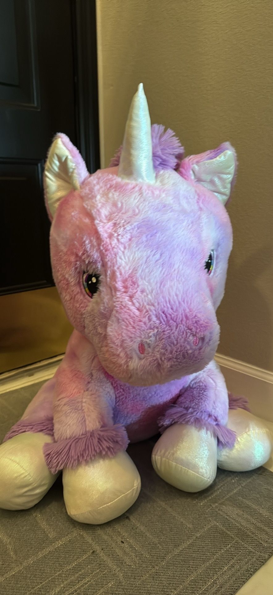 Giant Unicorn