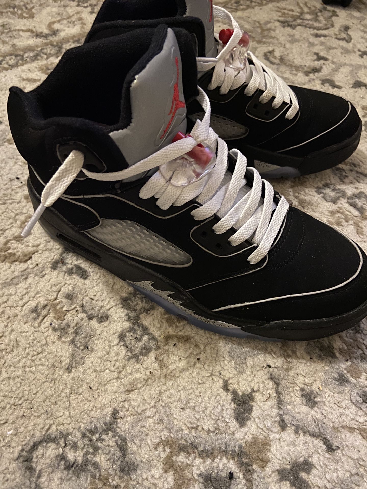 2025 Retro Jordan 5 Metallic Used Size 8