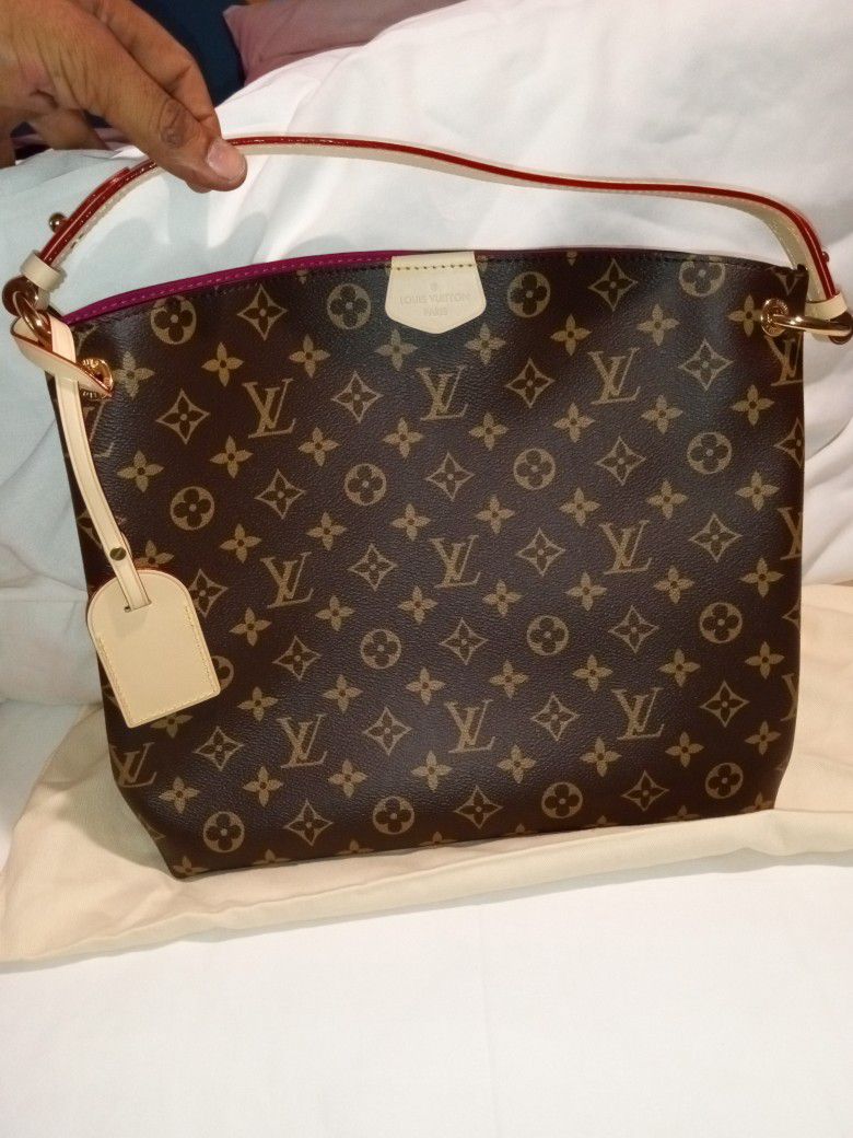 Louis Vuitton Graceful PM for Sale in Bell Gardens, CA - OfferUp
