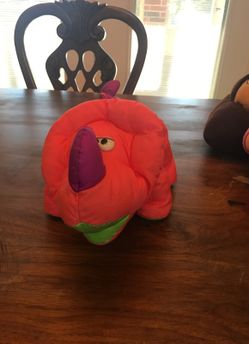 Vintage (1992) Fisher price toy that makes a sound when you squeeze it