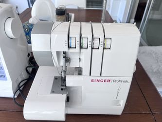 Singer Overlock Machine 
