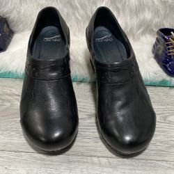 Dansko Womens EU 40-9.5-10 Hailey Scalloped Black Leather Studded Clogs Shoe