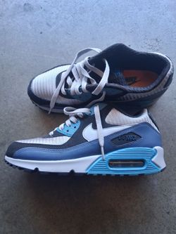 NIKE AIR MAX SIZE 7Y OR 8 WOMENS