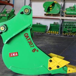 Mini Excavator CAT 307 Bucket GP 8 inch width. Without the Pins.