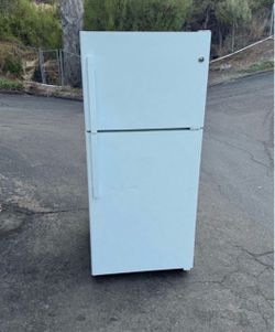 Refrigerator household 18 cubics garage fridge freezer (delivery available)