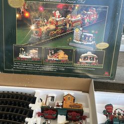 New Bright Holiday Express #387 Animated Train Set Christmas Train RARE Complete