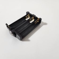 Black Battery Holder Storage Case Adapter for 3 Pcs 1.5V AAA Batteries for Headlight Torch 
