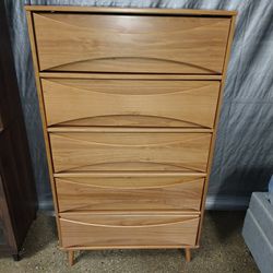 Mid-Century 5-Drawer Solid Wood Dresser - Caramel
