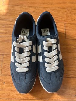 NEW dv by Dolce Vita women Sneakers size 7