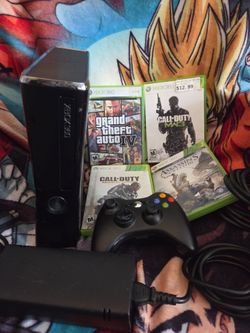 Microsoft Xbox 360 S 250GB Console with 4 Games