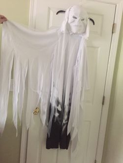 Ghost Halloween costume size Large in kids