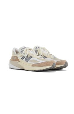 NEW BALANCE 990 V6 MUSA CREAM SIZE 7 WOMENS / 5.5 MENS