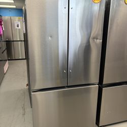 Dented Brand New 33” Counter Depth Refrigerator🔥