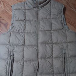 Vest. Mens Dockers Warm, Box Quilted Puffer Vest