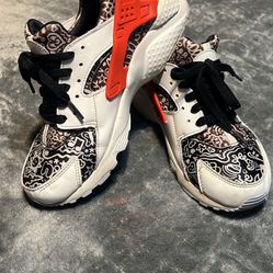 Boys Size 5.5Y Nike Tennis Shoes 