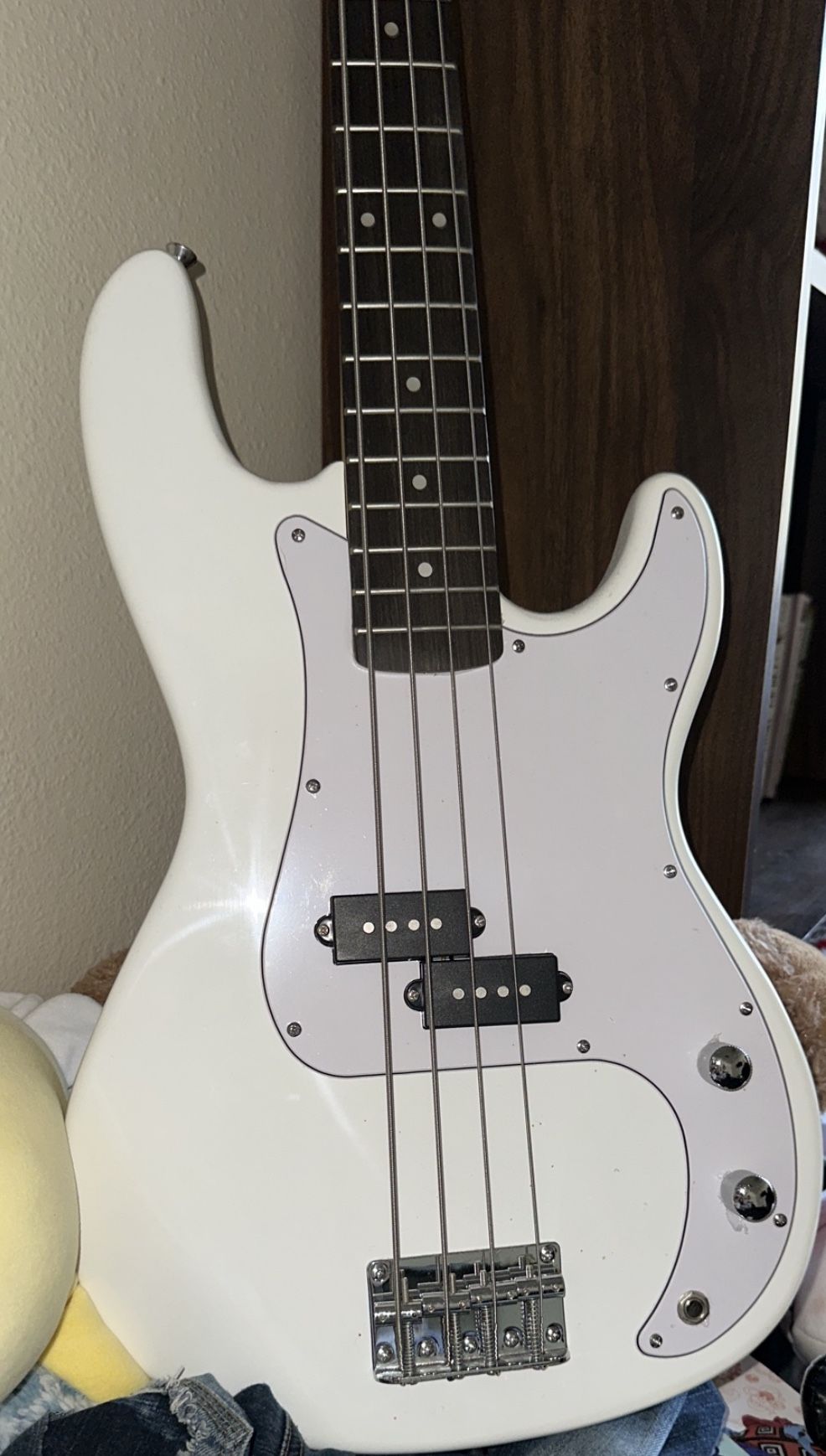 electric-full-size-bass-guitar-for-sale-in-odessa-tx-offerup