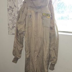 Beekeeper Suit – Premium LYSON Brand – NEW!