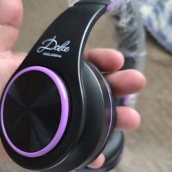 Dolce & Gabbana Bluetooth head phone