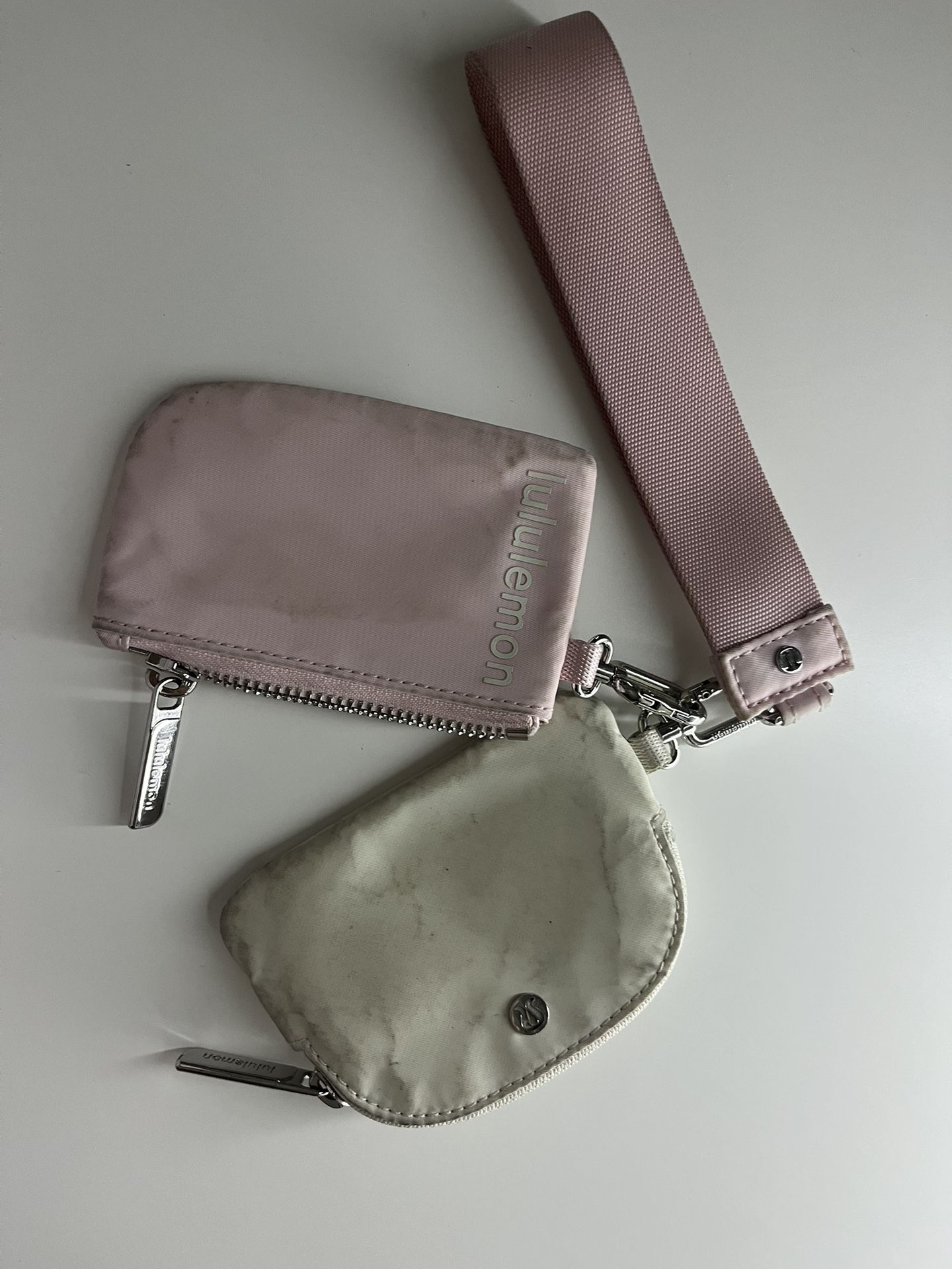lululemon wristlet pouch
