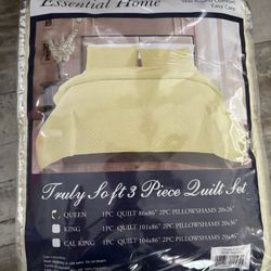 Light Yellow Ultra Soft 3 Pc Queen Quilt 
