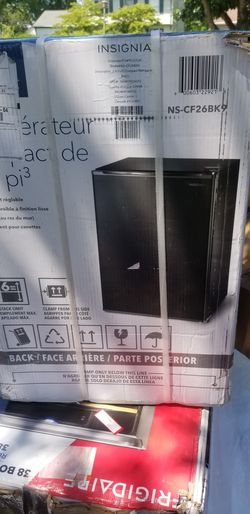 2.6 cu ft Compact refrigerator