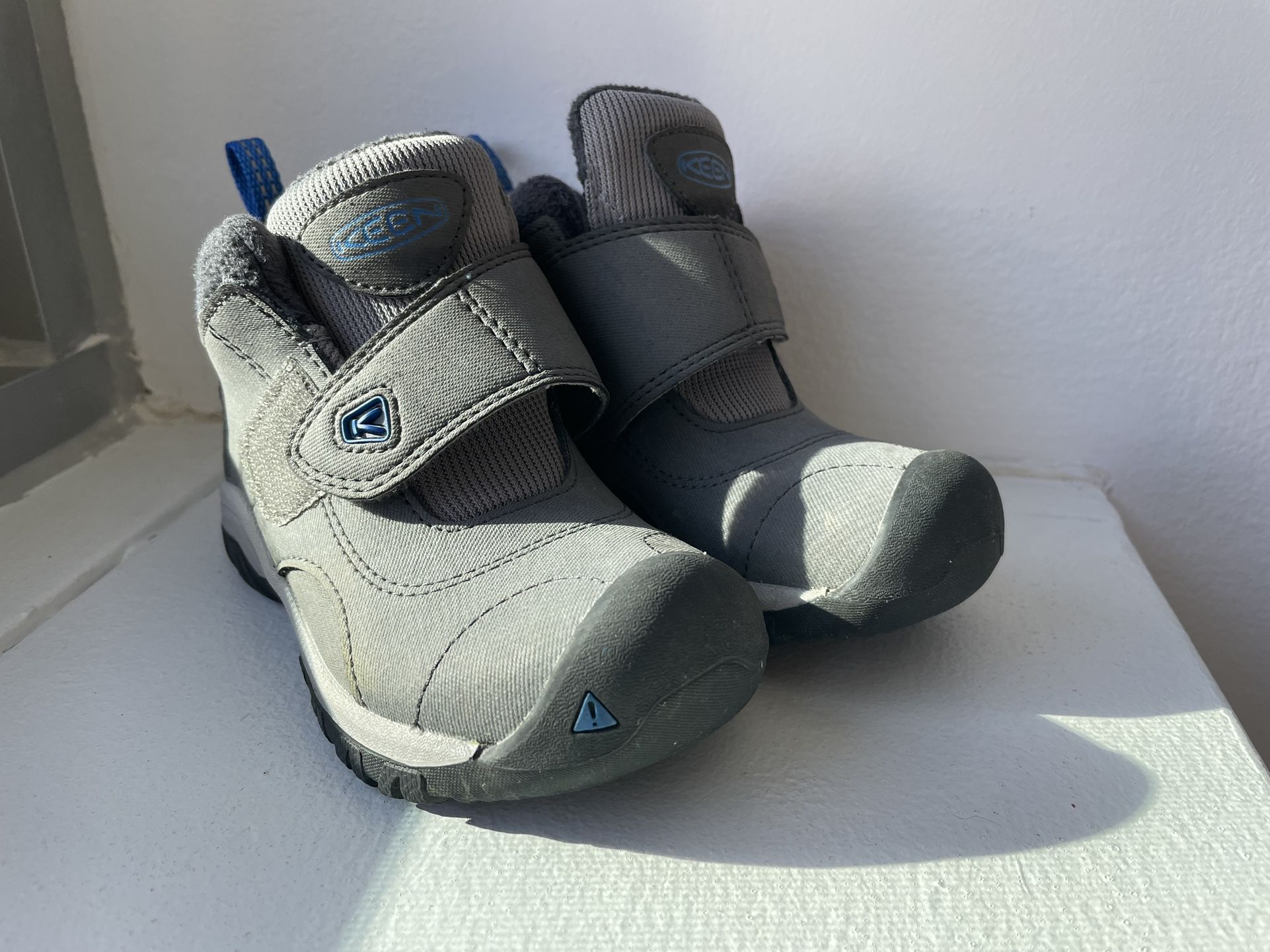  Kids KEEN Kootenay II Ankle Boots Size 8 Youth Gray Waterproof Winter Shoes 1019855