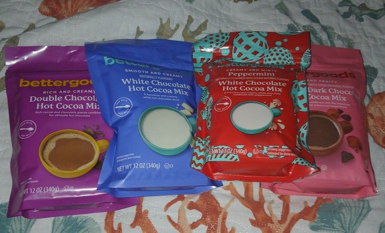 Great HOLIDAY Collection Of 4 Packages Of Hot Cocoa