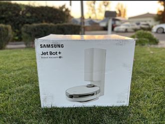 Samsung Jet Bot+ Robot Vacuum Cleaner with Clean Station
