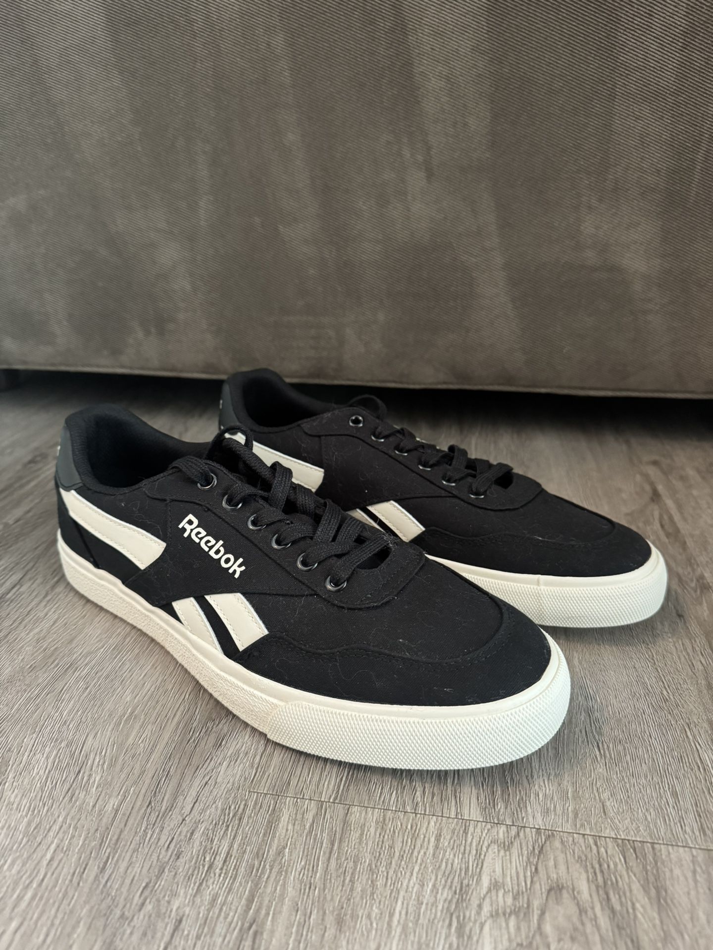 Reebok Black And White Low Ankle Shoes