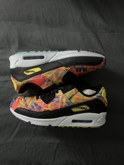 Nike Air Max 90 Familia Size 10 Brand New