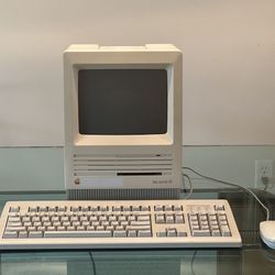 Vintage Apple Mac Macintosh SE M5011 Parts Or Repair, M2980 Keyboard, M2706 Mouse, Sad Mac Error