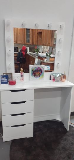 Vanity Makeup Style Venus