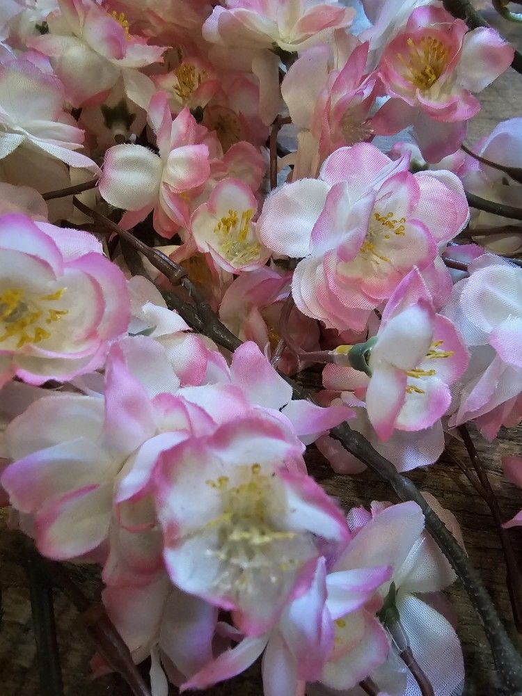 66-inch Floral Garland, Pink & White, All Flowers Intact, Indoor Use Only