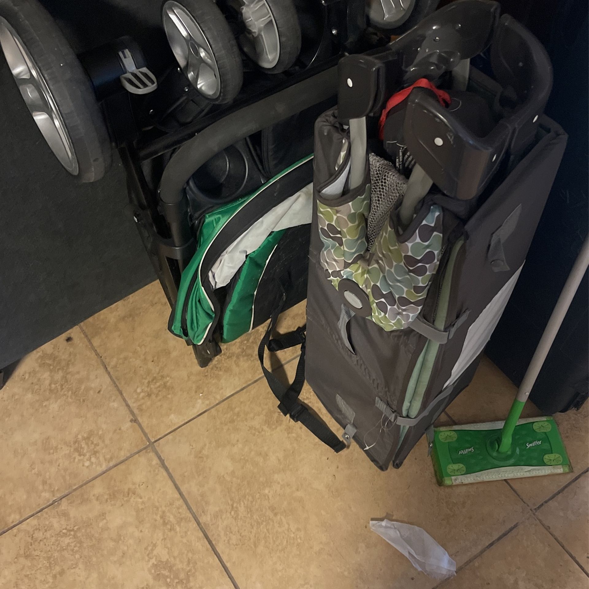 Play Pin & Stroller