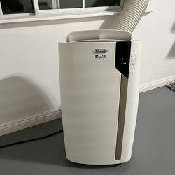 DeLonghi Pinguino Portable Air Conditioner with Window Kit