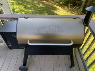 Traeger Pro Series 34 Pellet Grill & Smoker only used 10x 1 year old