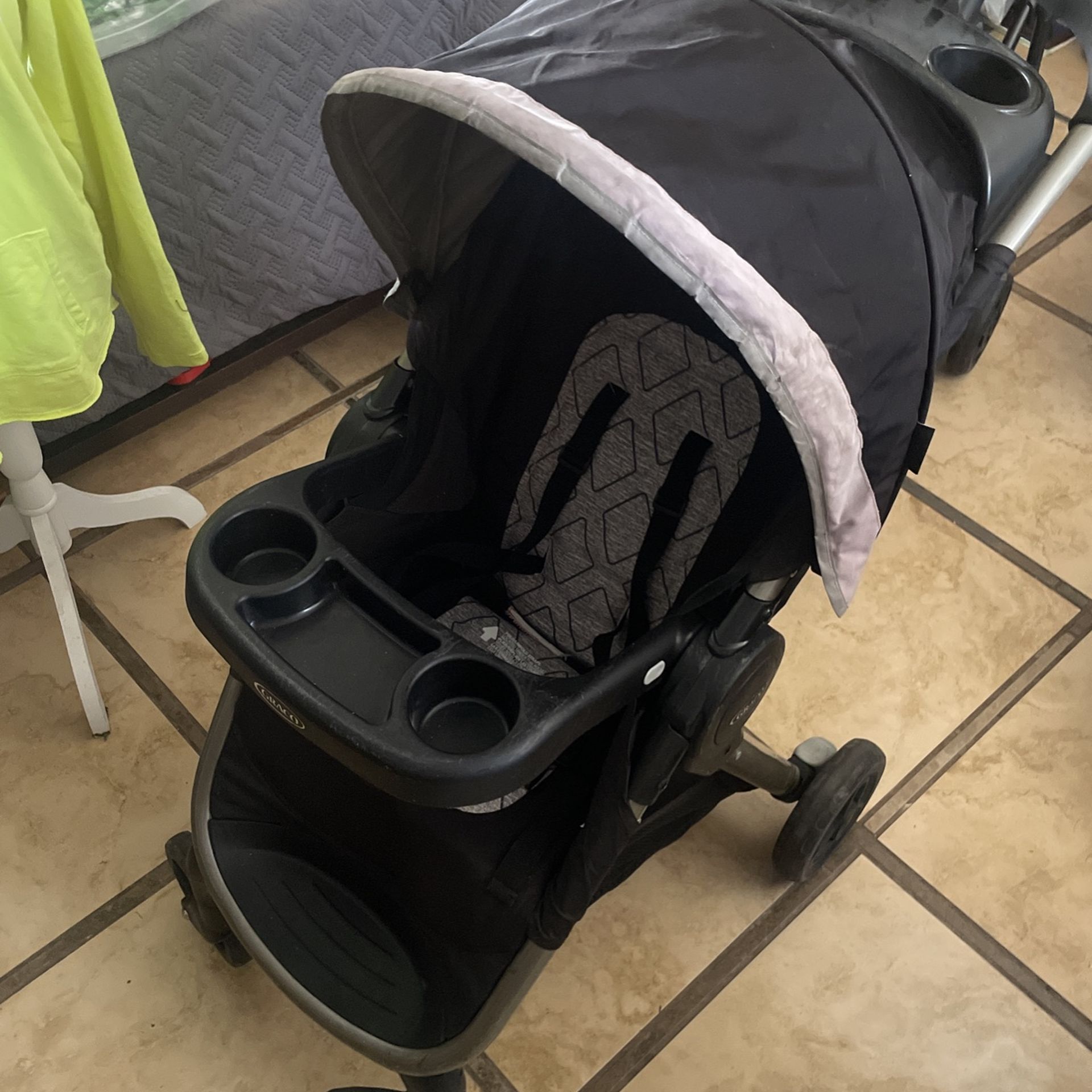 Graco Stoller with car mount seat