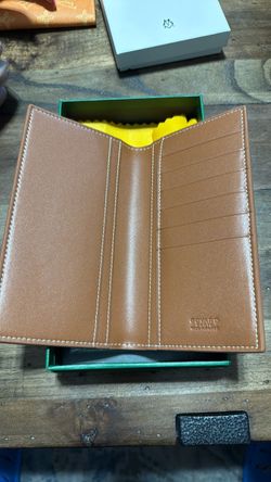 Men’s and women’s wallets