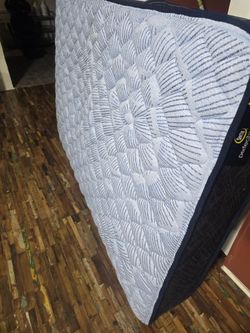 Serta Perfect Sleeper Brand new never used