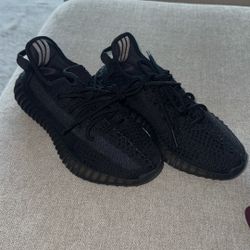 Yeezy Boost 350 V2 Black *BRAND NEW* 