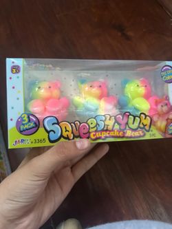 Squishy cupcake bears