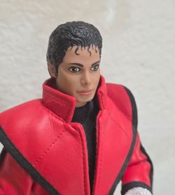 Michael jackson thriller doll barbie like