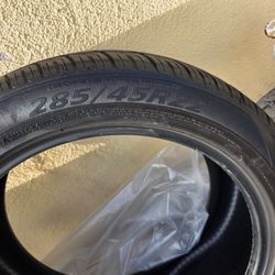 285/45/22 4 lionheart tires