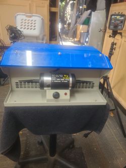 Variable speed jewelry polishing machine