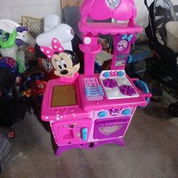 Minnie Mouse Kitchen Stove